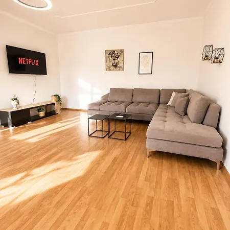 Bright With 2 Balconies Sleeps 8 Appartement