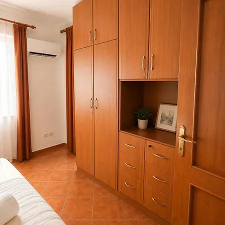 Appartement Bright With 2 Balconies Sleeps 8 Tirana