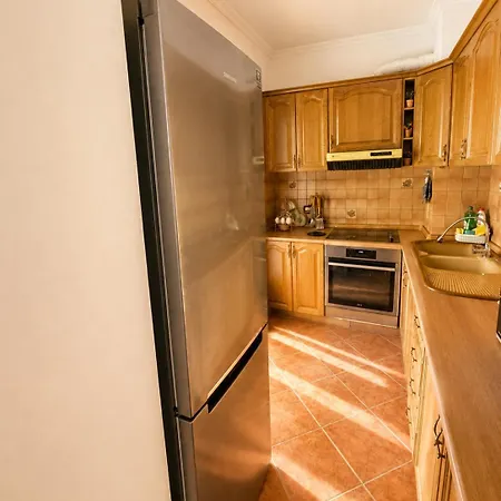 Appartement Bright With 2 Balconies Sleeps 8 Tirana
