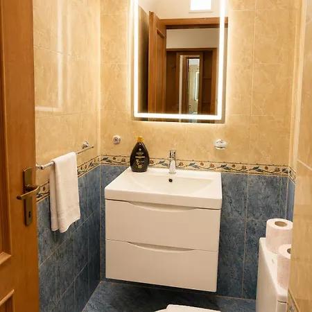 Appartement Bright With 2 Balconies Sleeps 8 *