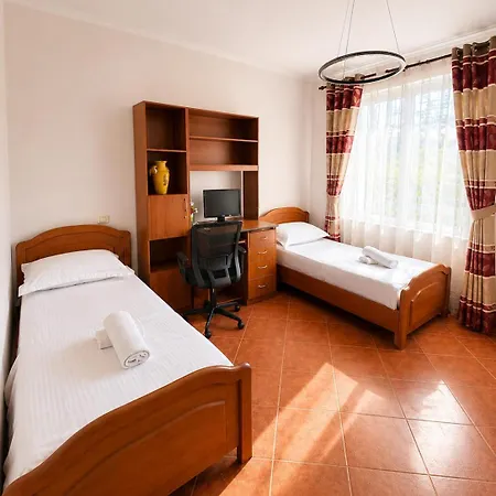 Bright With 2 Balconies Sleeps 8 Appartement *