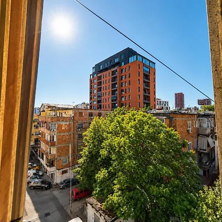 Bright With 2 Balconies Sleeps 8